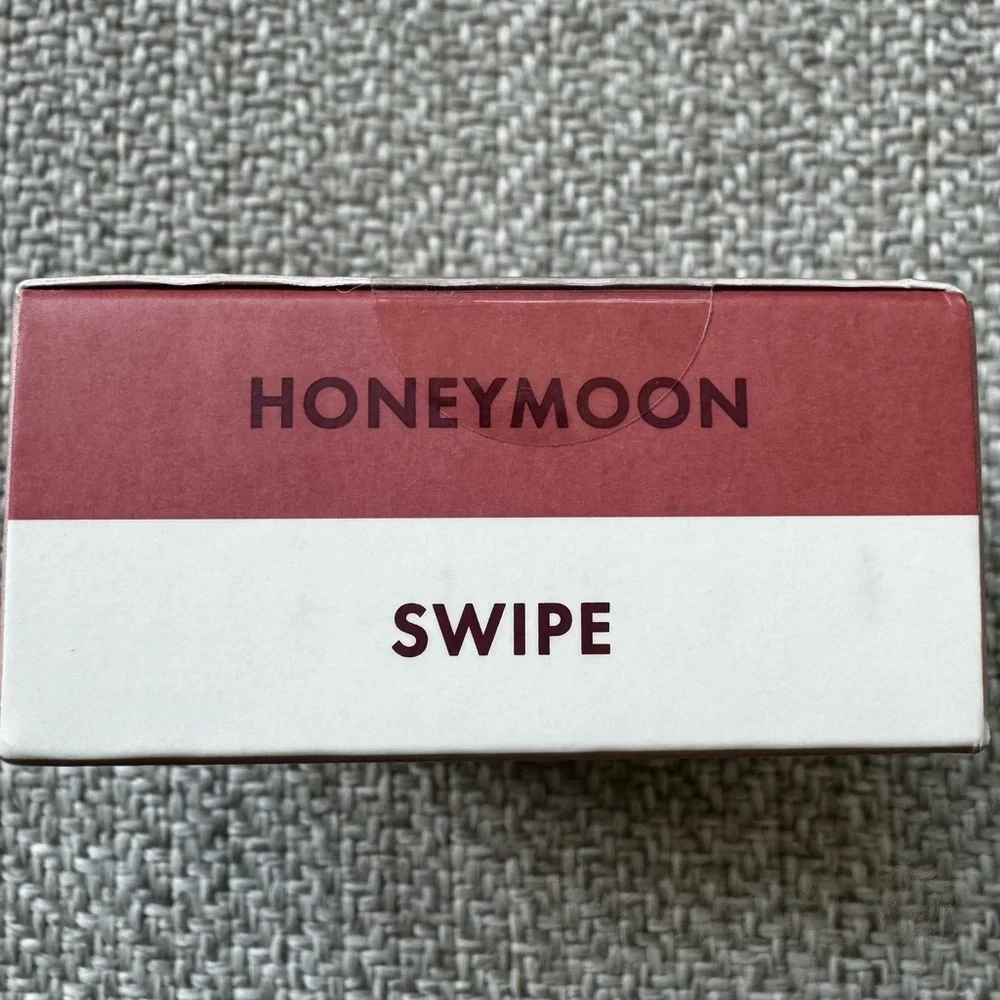 WANDER Double Date Lip and Cheek in Honeymoon / Swipe